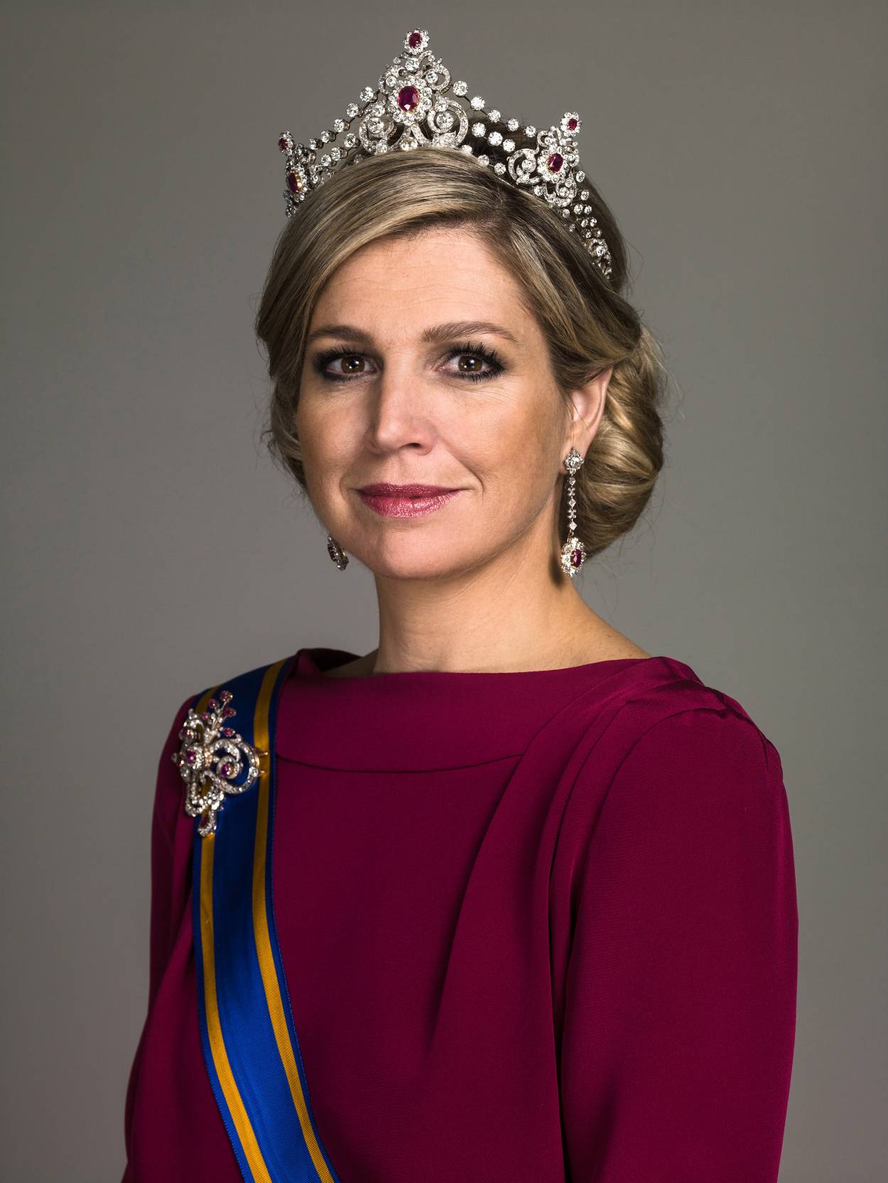 Koningin Maxima met de Mellerio parure met robijnen Kennisbank Zilver.nl